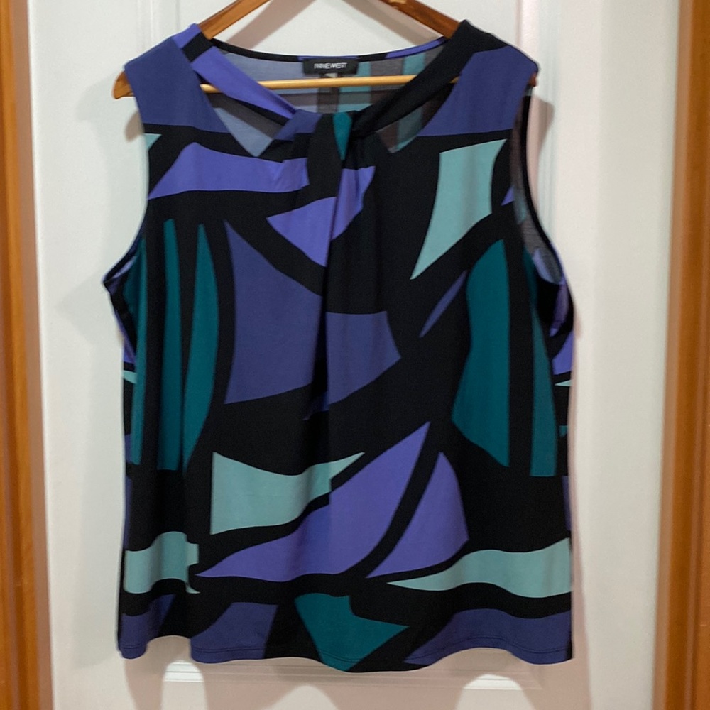 Woman Nine West Top, size 2X, color Black and Purple.